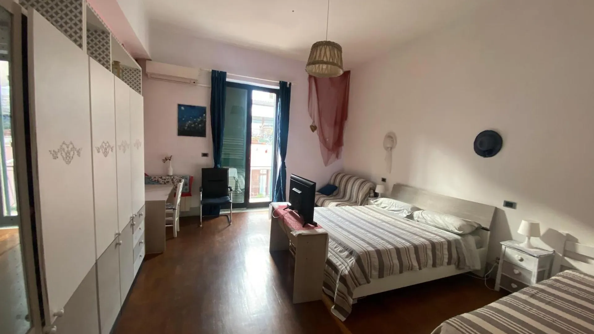Teocle Beach Rooms Giardini Naxos 3*,
