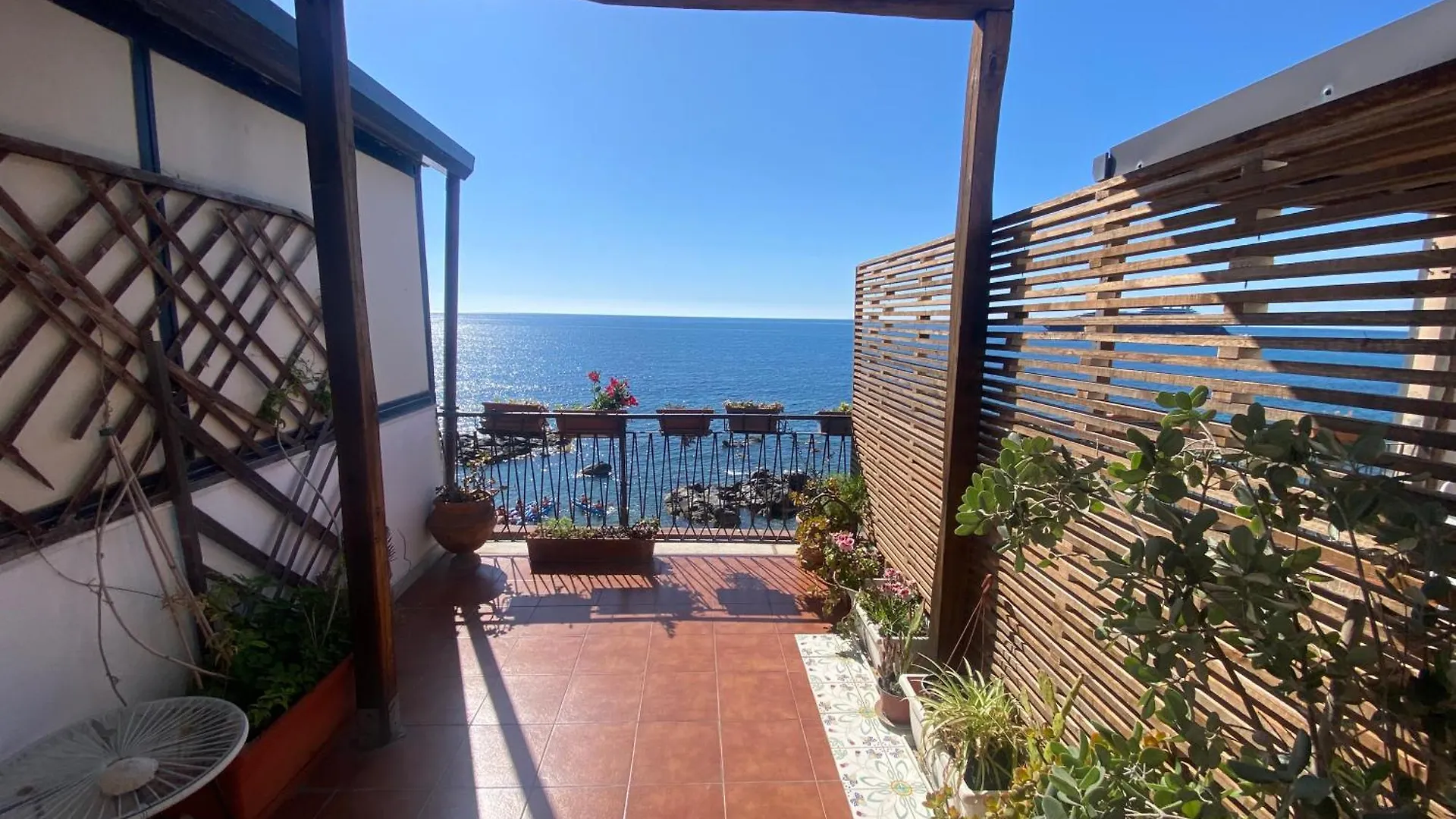 Teocle Beach Rooms Giardini-Naxos Italien