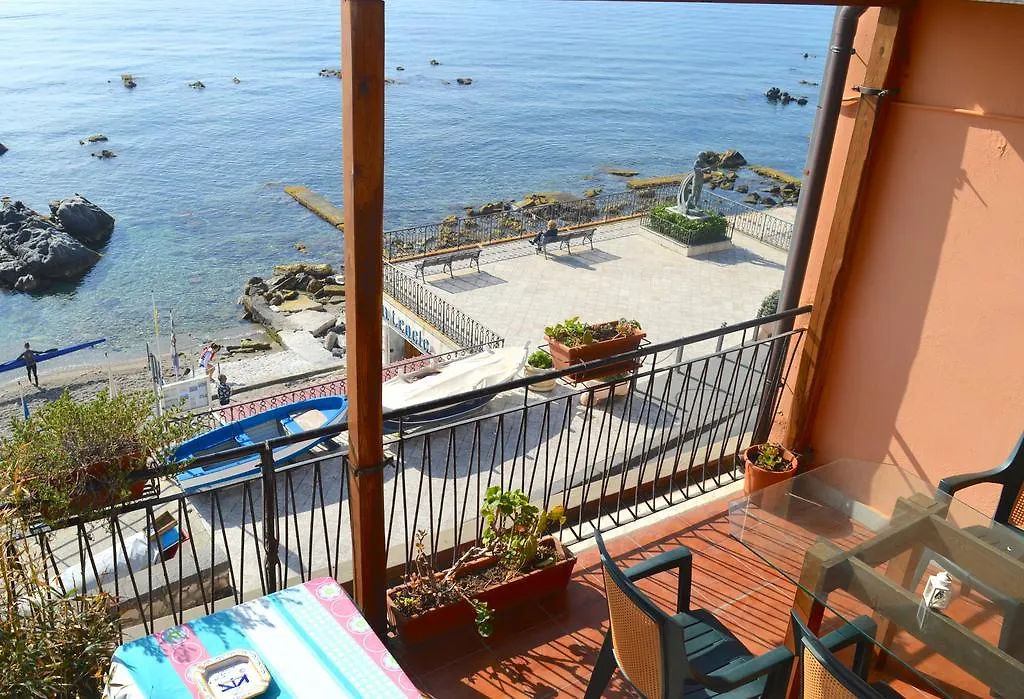 Teocle Beach Rooms Giardini-Naxos 3*,  Italien