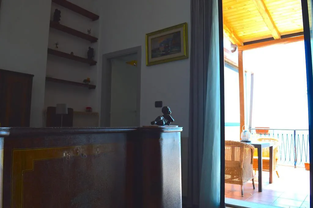 Teocle Beach Rooms Giardini-Naxos Italien